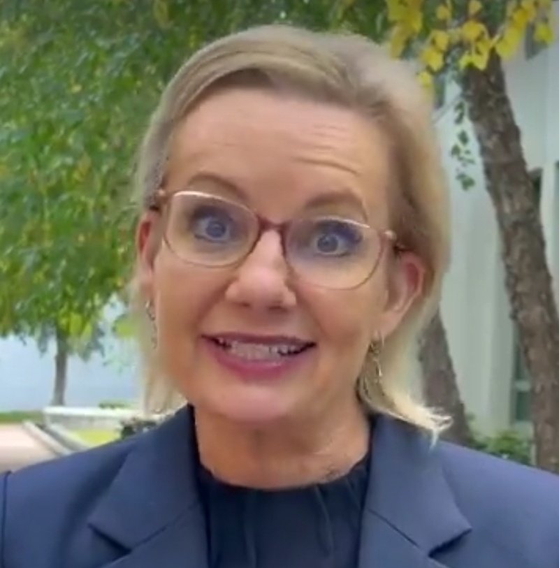 Alex James tweet media