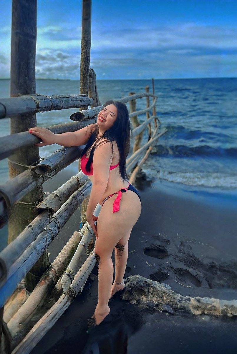 queenkixay's tweet photo. pay my bills https://t.co/Gmo2KC8Uus