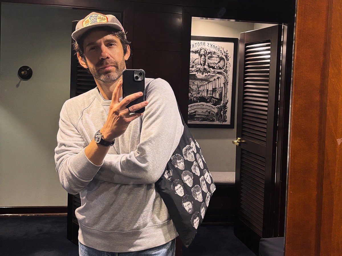 julianvelard's tweet photo. 24 hours to tinkle some 🎹 in my hometown. Brooks Brothers, Paris Theater, and Old Friends. 

Don’t worry, I’m back in 9 days. Sat, Sep 20 at @joespub. 🎟️ 🔗- https://t.co/NNoQ71Gms3 https://t.co/vUPHmGcM28