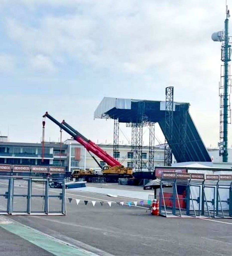 oasisworld_'s tweet photo. OASIS' STAGE CONSTRUCTION IN MEXICO CITY 🇲🇽 
#oasismexico https://t.co/3tX3bTBYYC