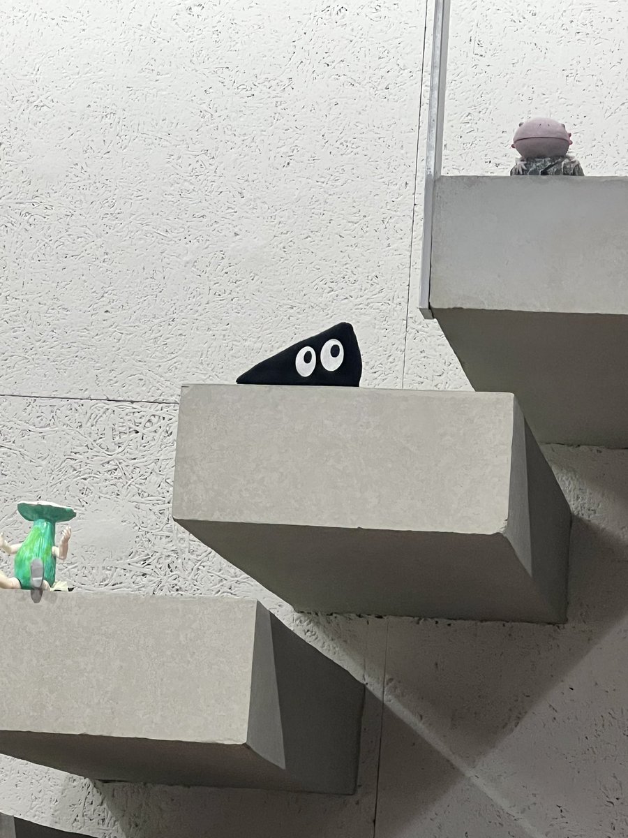 昨日はharmonyのオフィスにペパボの皆様が遊びに来てくださいました！！
スリスリがこっちを見つめてます👀かわいい、、！

 #スリスリ
 #ペパボ
 #harmony