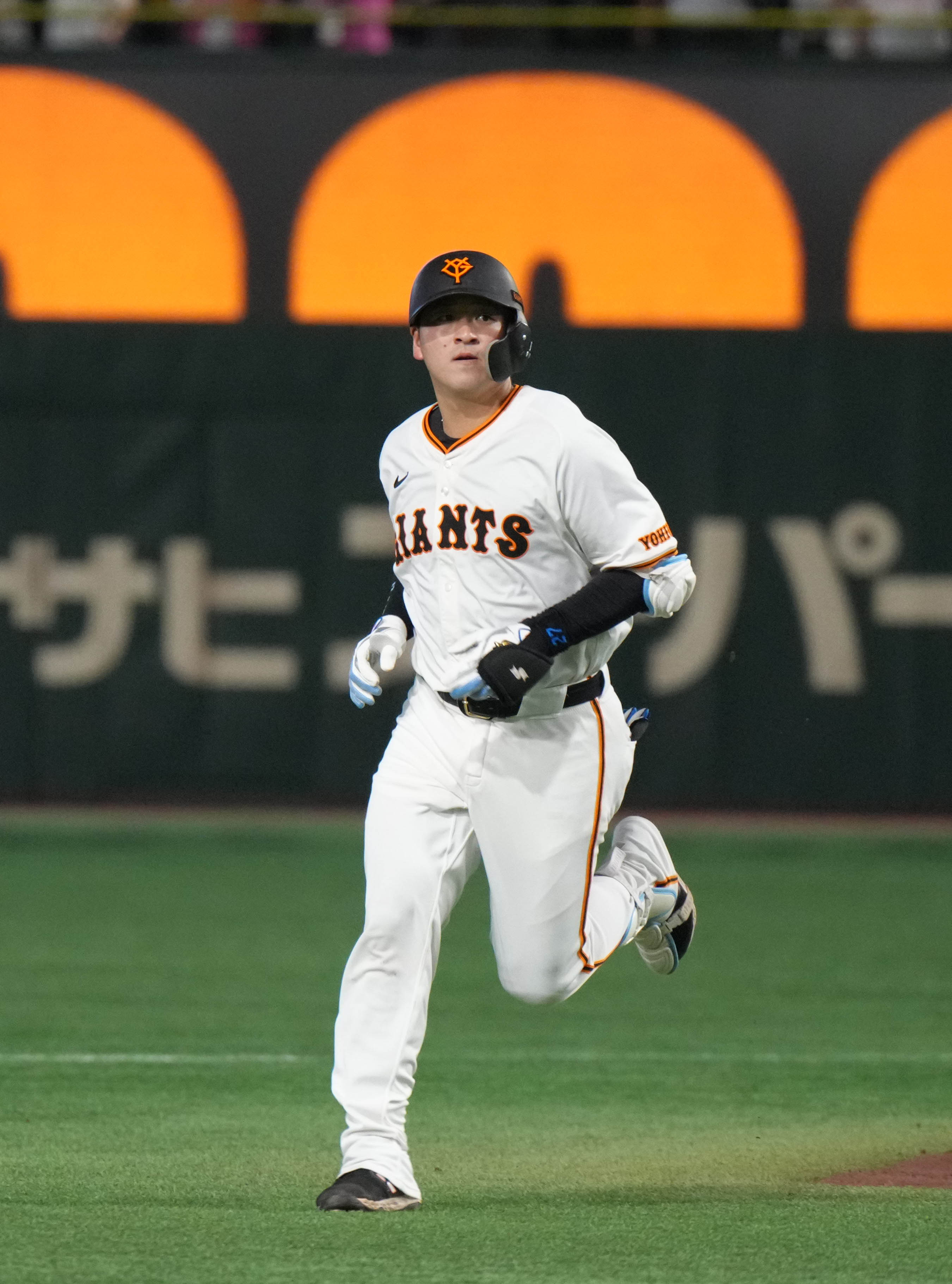 【新品未開封】岸田行倫選手　読売ジャイアンツ　巨人軍　レプリカユニフォーム　M 読売ジャイアンツ公式オンラインストア｜選手グッズ・限定