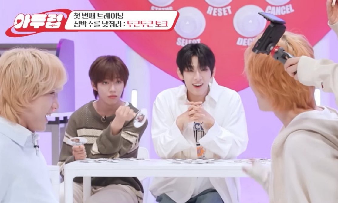 This is giving Mom's favorite vs Dad's favorite son 🤭  #KimFamily 🤣