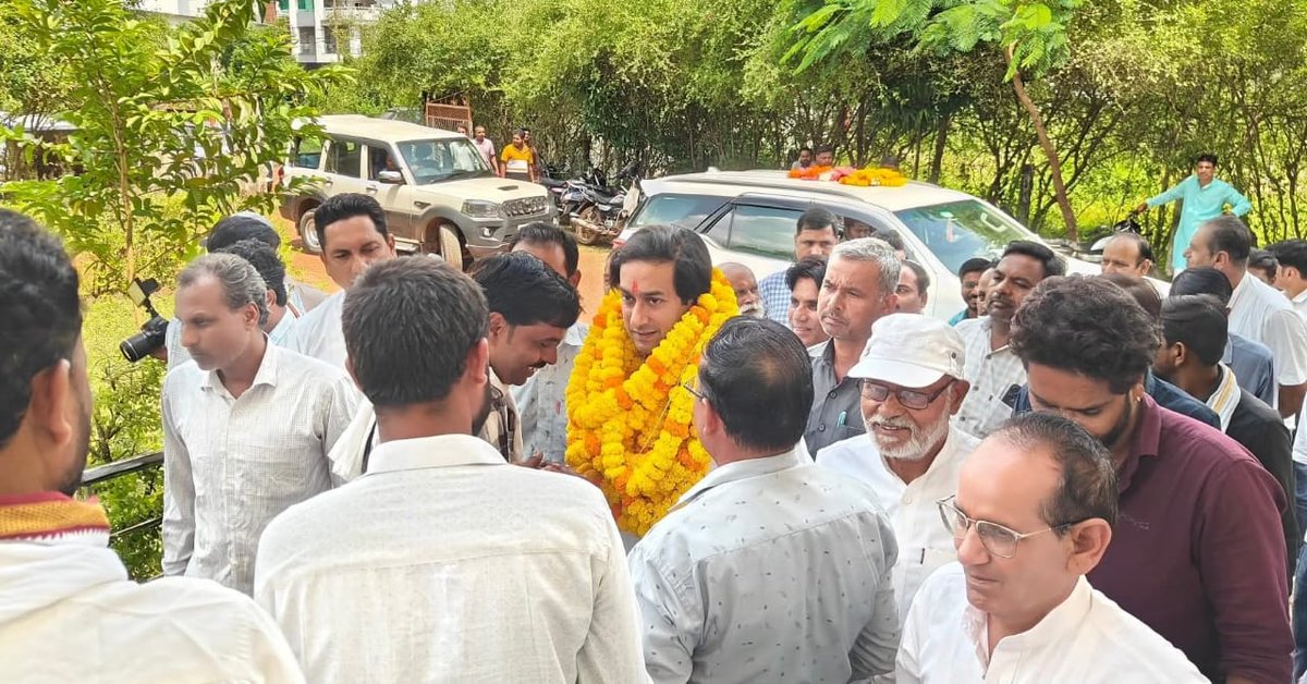 DccGuna's tweet photo. आज राजीव गांधी भवन में राघौगढ़ विधायक एवं गुना जिला कांग्रेस कमेटी के अध्यक्ष श्री @JVSinghINC जी ने कार्यकर्ताओं के साथ सामान्य चर्चा की। https://t.co/qJAe8kCxXU