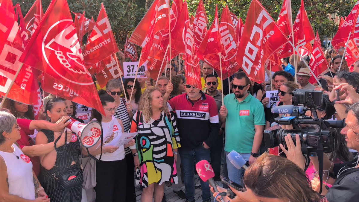 ccoo_ext's tweet image. 🔴Hoy nos concentramos en Badajoz en defensa de la jornada de 37,5 h a la semana

Exigimos que no sé bloquee la tramitación de la Ley en el Congreso 

➕️Más tiempo, salud, conciliación, y empleo 

#ReducciónDeJornadaYA