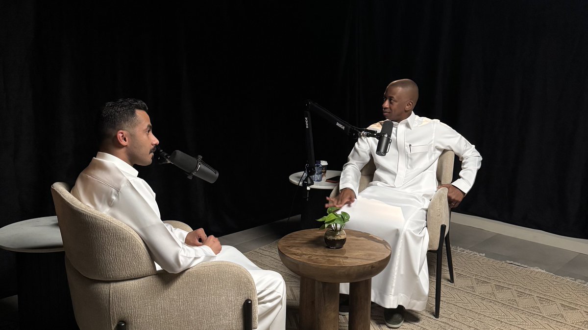 صورة لا تمتّ للإحترافية بصلة، مصوّرها خويي تركي الرهيب، بس بأوريكم من معنا.

قريبًا: المايك عندك - <a href="/NotahMusic/">نوتة | Notah 🎼</a> 🎙️🤍

كُل الشكر للأستاذ عدنان الغانم على مجهوداته الجمّة في الكواليس كالعادة، والشكر موصول للعظيم <a href="/YmkDrobi_/">أحمد بن نايف</a> اللي له فضل بعد ربّ العالمين في العودة بما يليق إنتاجيًا.