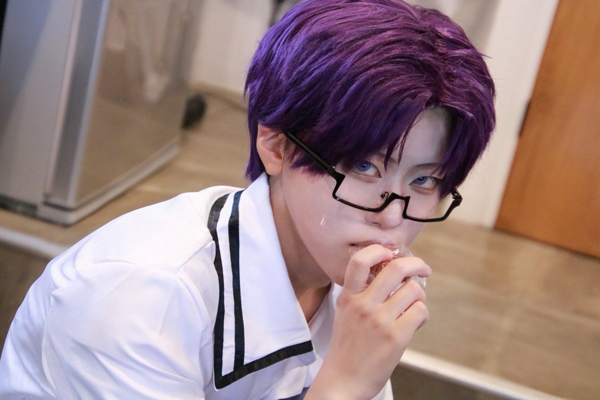 midori162s's tweet photo. cos
なんか作ってやるよな窪谷須くんと
つまみ食いバレた窪谷須くん
photo : (@yuu01_camera ) https://t.co/T4lonBCobV