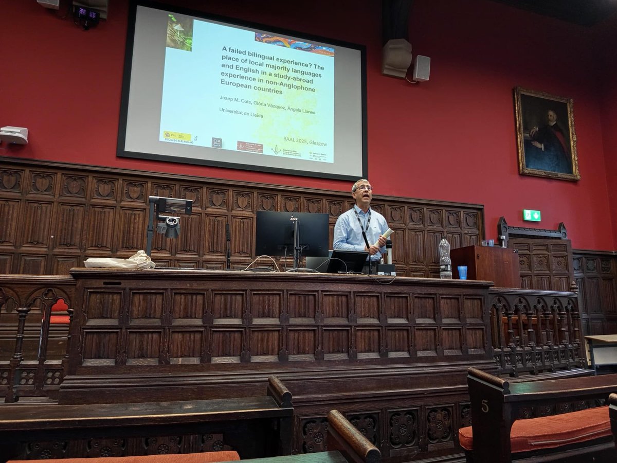 UdLCLA's tweet image. Last week, J. M. Cots, G. Vázquez &amp;amp; A. Llanes took part in the #BAAL25 Annual Conference 🎓 at the University of Glasgow, presenting:
✨ “A failed #bilingual experience? Local majority languages &amp;amp; #English in #studyabroad contexts in non-Anglophone Europe” 🌍