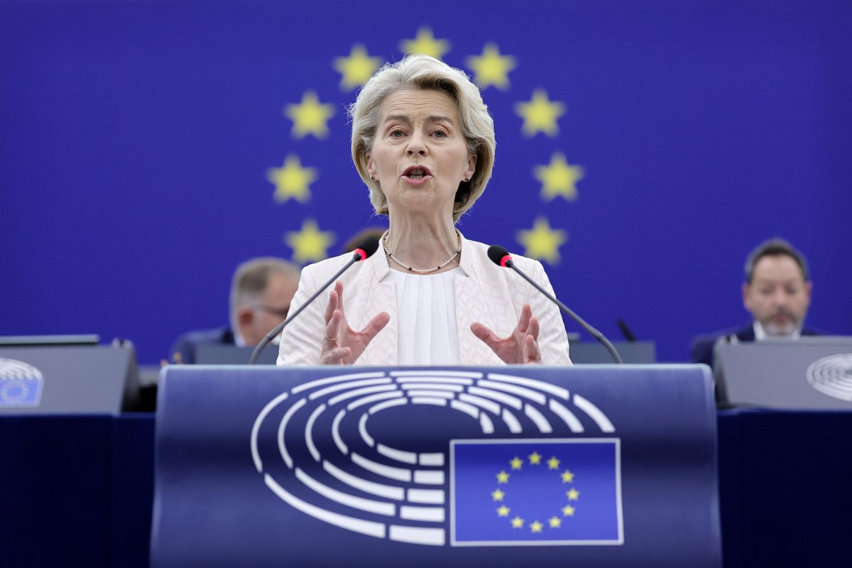 Trotz zahlreicher Skandale ist Ursula von der Leyen seit 2.111 Tagen Präsidentin der Europäischen Kommission.
Für mich persönlich genau 2111 Tage zu viel. 😐