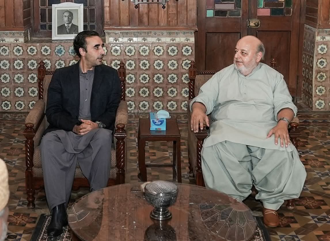 چیئرمین پاکستان پیپلز پارٹی بلاول بھٹو زرداری کی سندھ کے سابق وزیراعلی و گورنر ممتاز بھٹو کے انتقال پر ان کے صاحبزادے امیر بخش بھٹو سے تعزیت
<a href="/BBhuttoZardari/">BilawalBhuttoZardari</a>