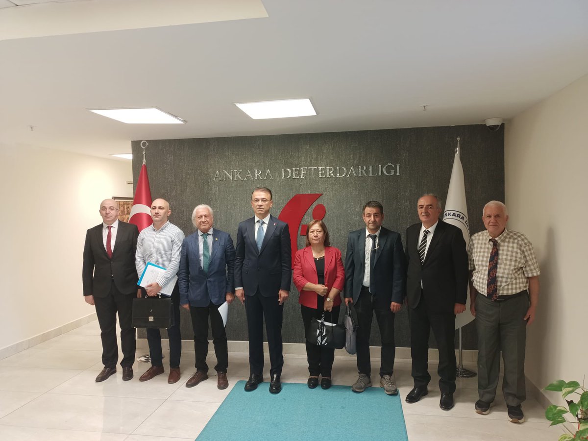 Ankara Defterdarı Yüksel Duman ve Grup Müdürü Hayri Şimşek’i ziyaret ettik. Vergi dairelerinde yaşanan sorunları içeren raporumuzu sunduk.

Kamu emekçilerinin sesi olmaya, çalışma koşullarımızı iyileştirmek için mücadelemizi sürdürmeye devam edeceğiz.

✊ Yaşasın örgütlü