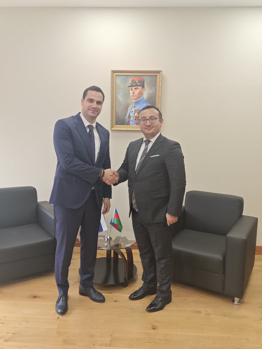GasymovElcin's tweet image. 🇸🇰🤝🇦🇿 Meeting with the Amb. @AbdullayevVH after yesterday&apos;s &quot;technically conditioned&quot; postponement of our #MFA consultations. Airplanes have their moody days, but 🇸🇰-🇦🇿 #relations continue without interruption! ✈️💼 @SlovakiaMFA @AzerbaijanMFA #diplomacy #cooperation