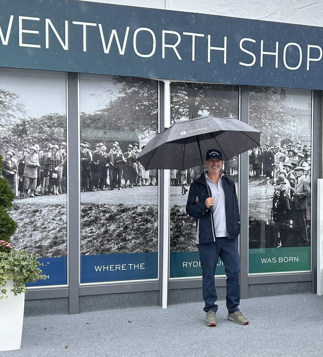 DavidCharlesE1's tweet photo. @MorrLaw finally managed to use my excellent MorrLaw umbrella #wentworth #bmwpga @catherinefisher https://t.co/mRu15s62GP