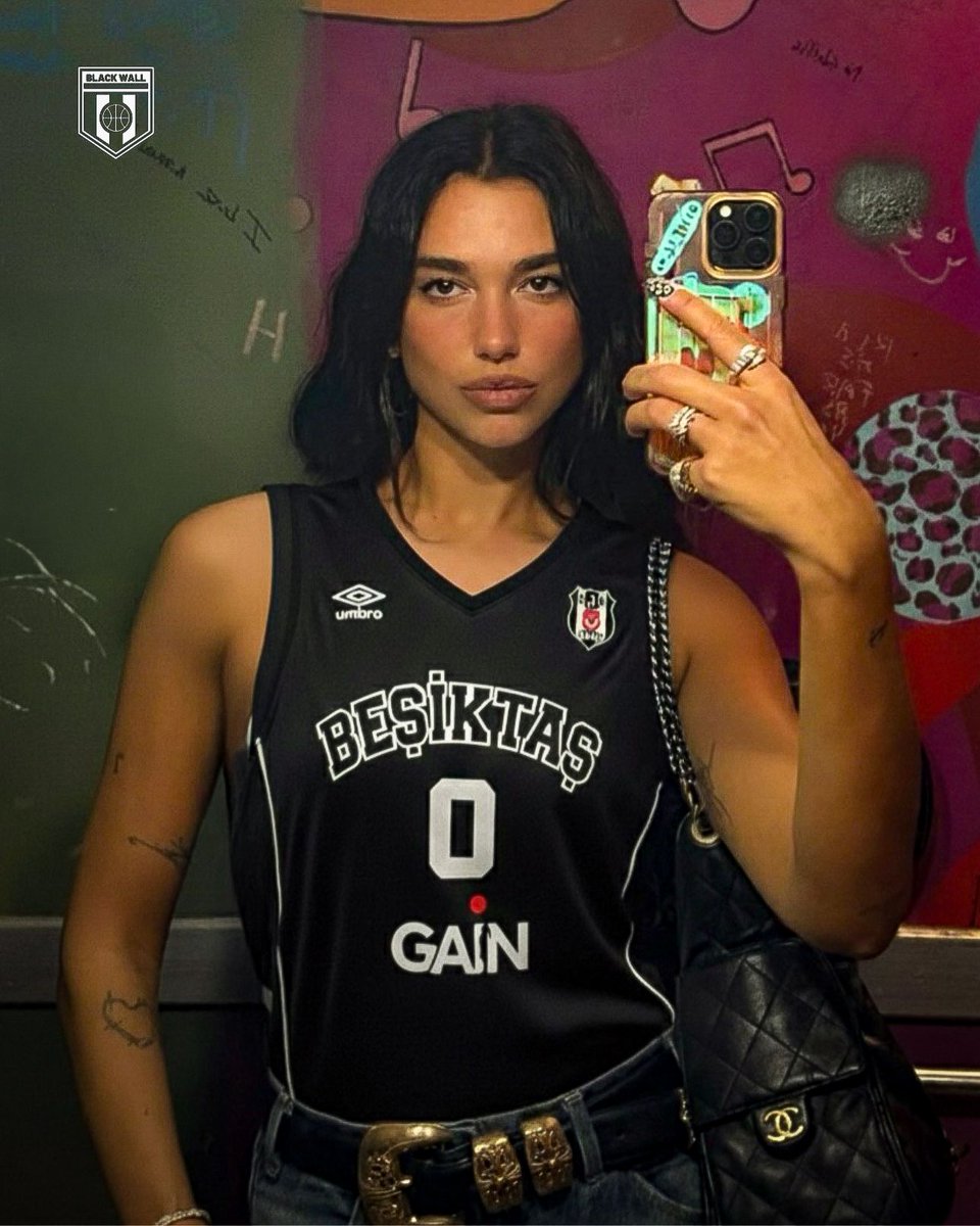 🦅 Forma giyen Dua Lipa akımı diye bir şey yok; Beşiktaş GAİN formalı Dua Lipa var.

#Beşiktaş | #PotanınKartalları