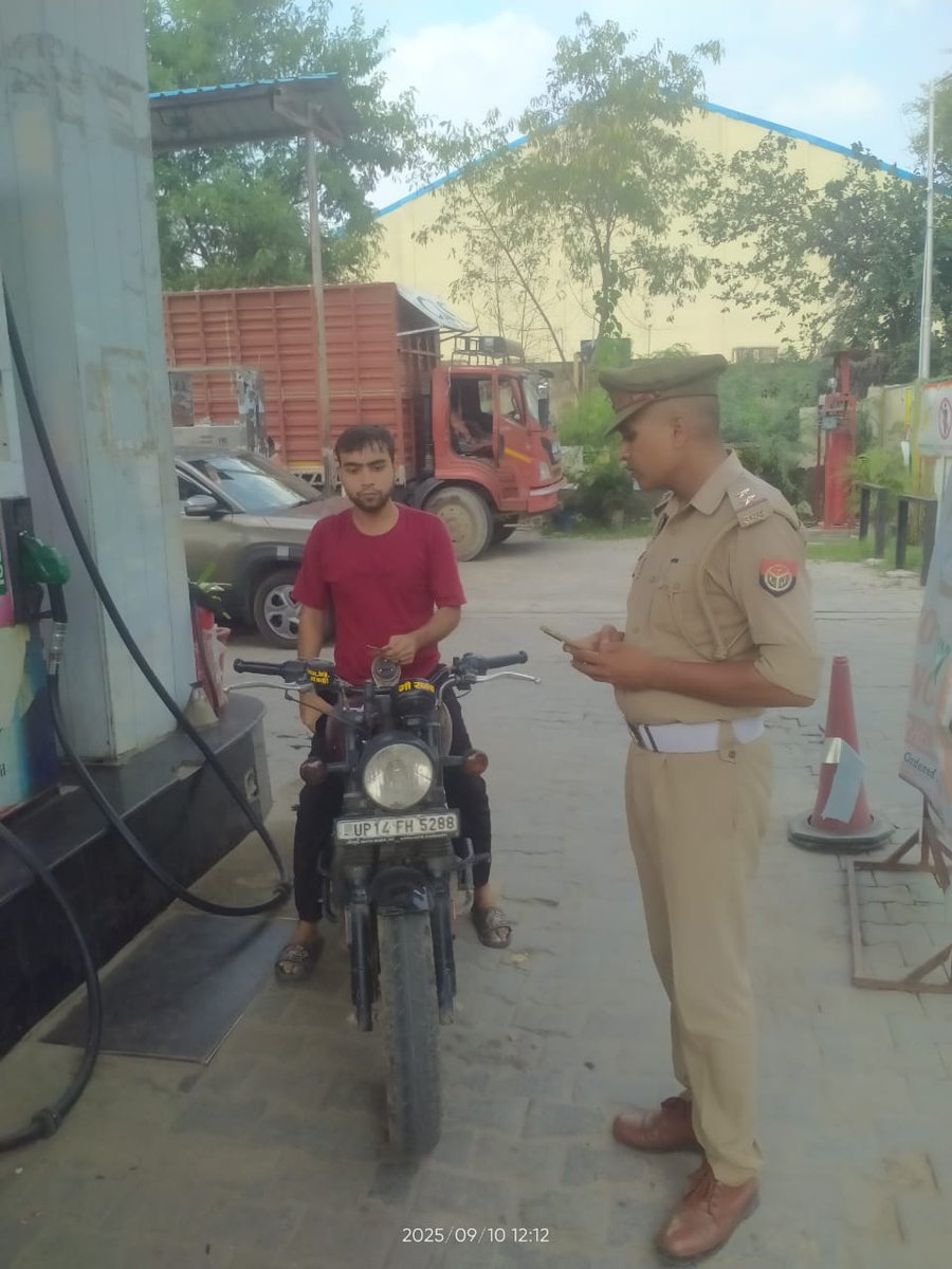 Ghaziabad Traffic Police tweet media