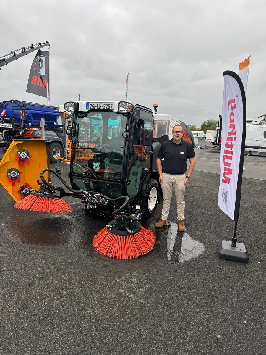 It’s showtime at Kommunal Live – Fulda! 🚨

We’re live at Germany’s leading municipal technology exhibition today and tomorrow – come and see us at Stand FG 29 on the KFB-Jessen GmbH stand!

📍 Don’t miss the chance to see the Multihog in action!

#kommunallive #multihog