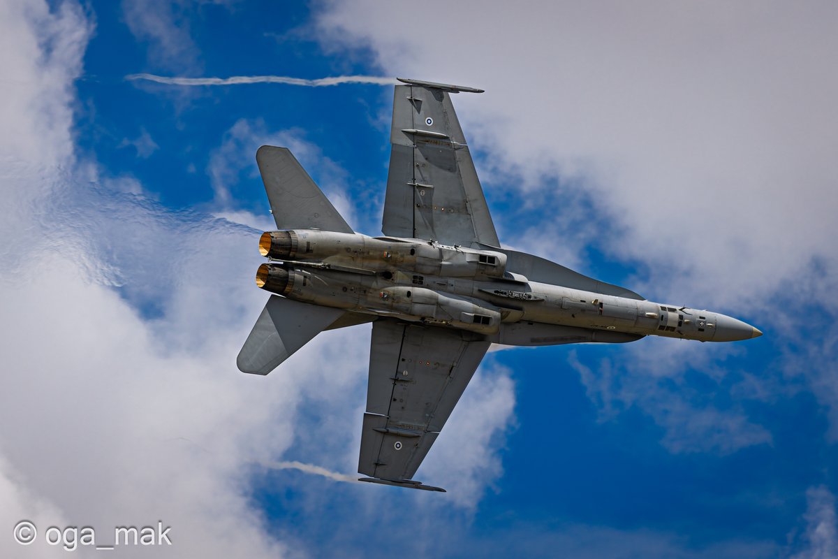 フィンランド空軍のF/A-18Cホーネット

✈️HN-417 - McDonnell Douglas F/A-18C Hornet (1399/FNC017) - Finnish Air Force🇫🇮

📷RAF Fairford (EGVA) UK 20-07-2025 15:11

#キヤノン #Canon #EOSR1 #EF500 #PureRAW5 #aviation #AvGeek #RAFFairford #RIAT2025 #RIAT25 #UK遠征2025