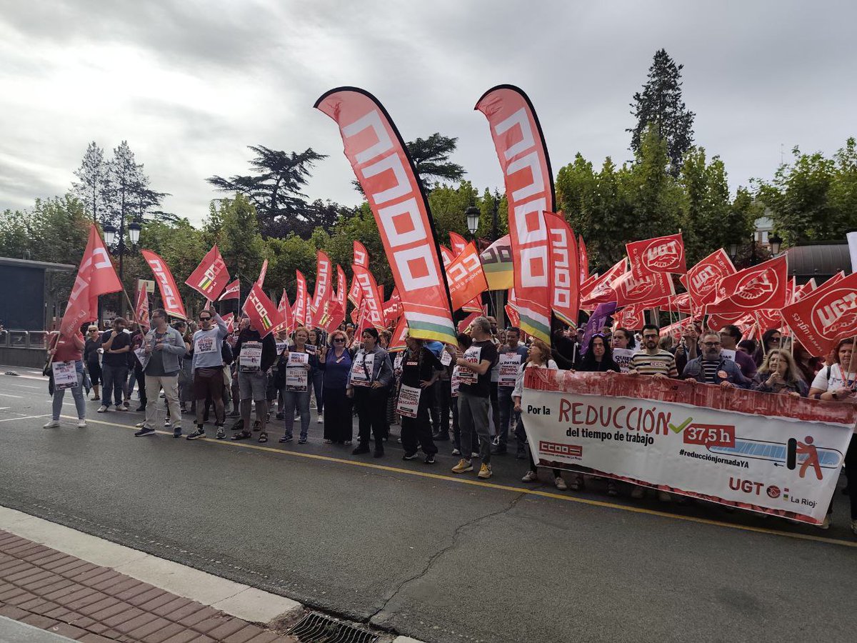 RodrigoCCOO's tweet photo. Mañana te pedirán el voto, pero hoy te dejan tirado y votan en contra de la reducción de Jornada.
#QueNoTeEngañen

#ReducciónDeJornadaYA
#SalimosALaCalle
#CCOOseMueve https://t.co/LOY15jg10D