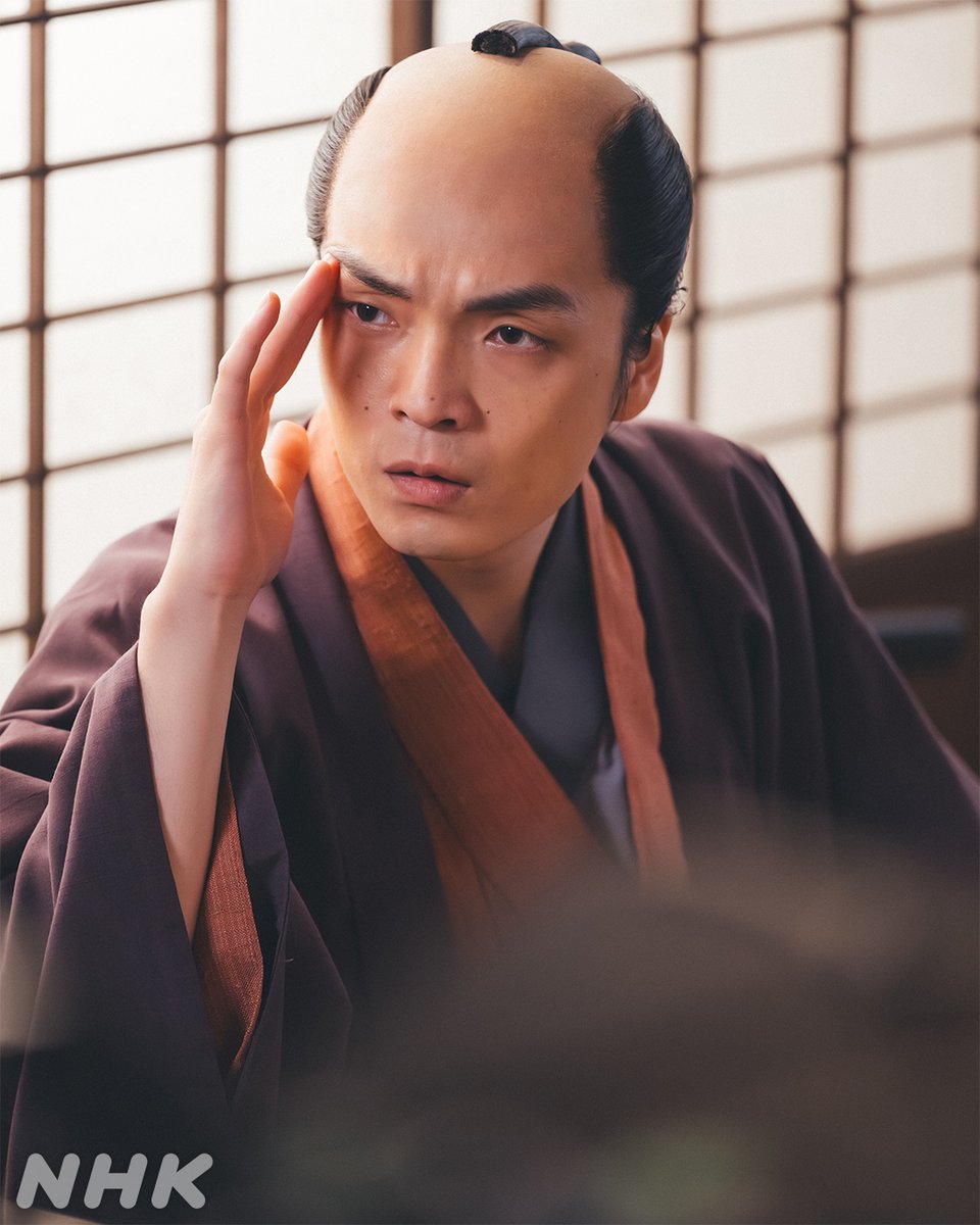 berabou_nhk's tweet image. ふんどしの守の治世に｢書を以(も)って抗いてぇ｣と蔦重。固い決意を聞いたシーンの戯作者のみなさんです。

ドラマを見返す👇
plus.nhk.jp/watch/st/g1_20…

#大河べらぼう
#尾美としのり #桐谷健太 #岡山天音