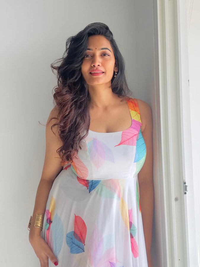 G0evfJQbgAABayL?format=jpg&name=900x900