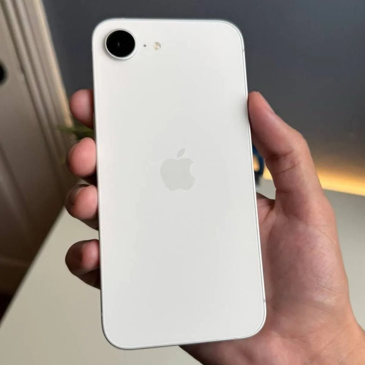 MENOR VALOR JÁ POSTADO!! APROVEITA

📱 Apple iPhone 16e (128 GB)

🔥 DE 4.099 | POR 3.299 no Pix
🔗 amzn.to/3Va4g20