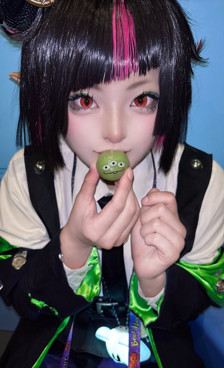 twst/🦇cos

もぐっ❣️なリリちゃま💚🎀
tapしたら光るオモチャつけてる👻🌟