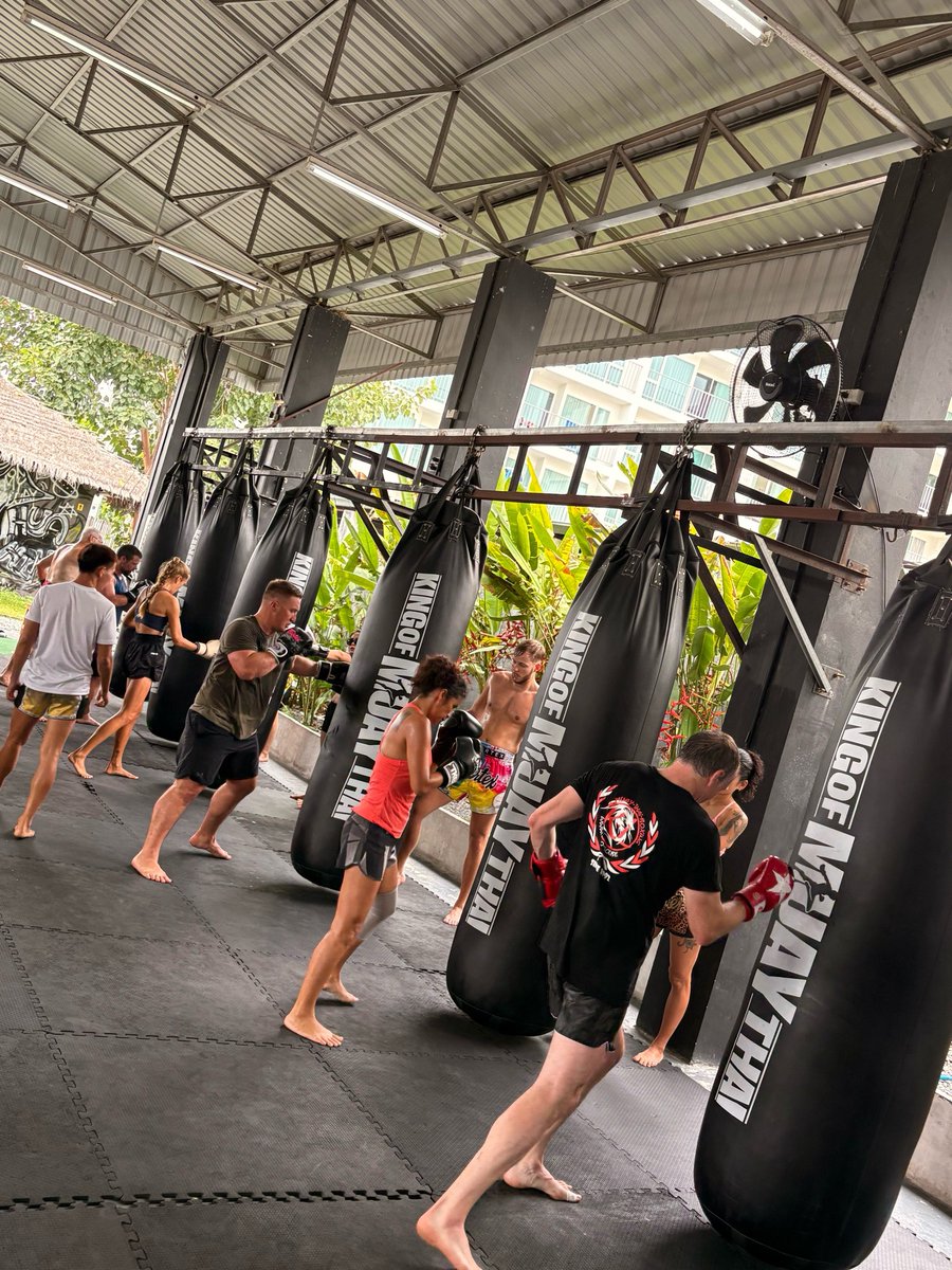 kmtgym's tweet image. Morning &amp;amp; Afternoon Group Class
Sep 10, 2025
#muaythai #muaythaitraining #nakmuay #huahin