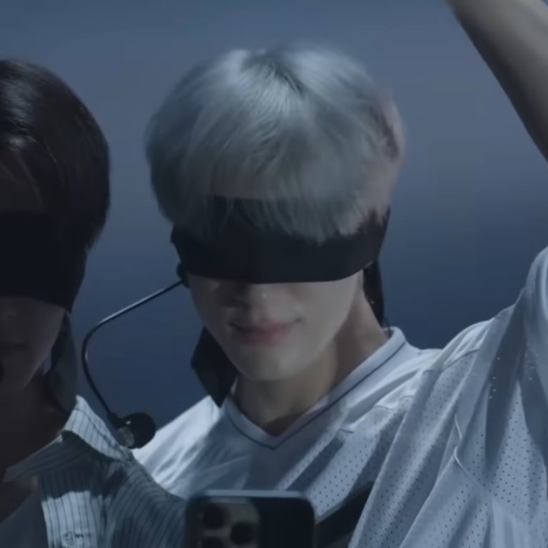 참말로 귀여워 …. 안대 믕이 셀카 저도 주세요🤲🏻