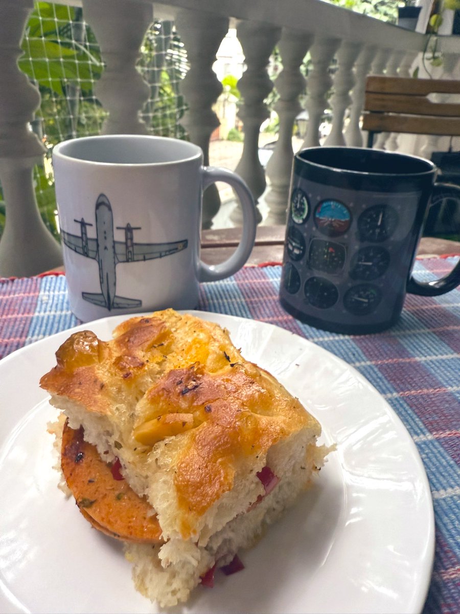 cloud_surfer72's tweet image. … Wouldn't you agree?
Baby, you and me got a groovy kind of love
We got a groovy kind of love .. 

#bakingtherapy #SmokedCheeseNSlicedPaparika 
#foccacia❤️