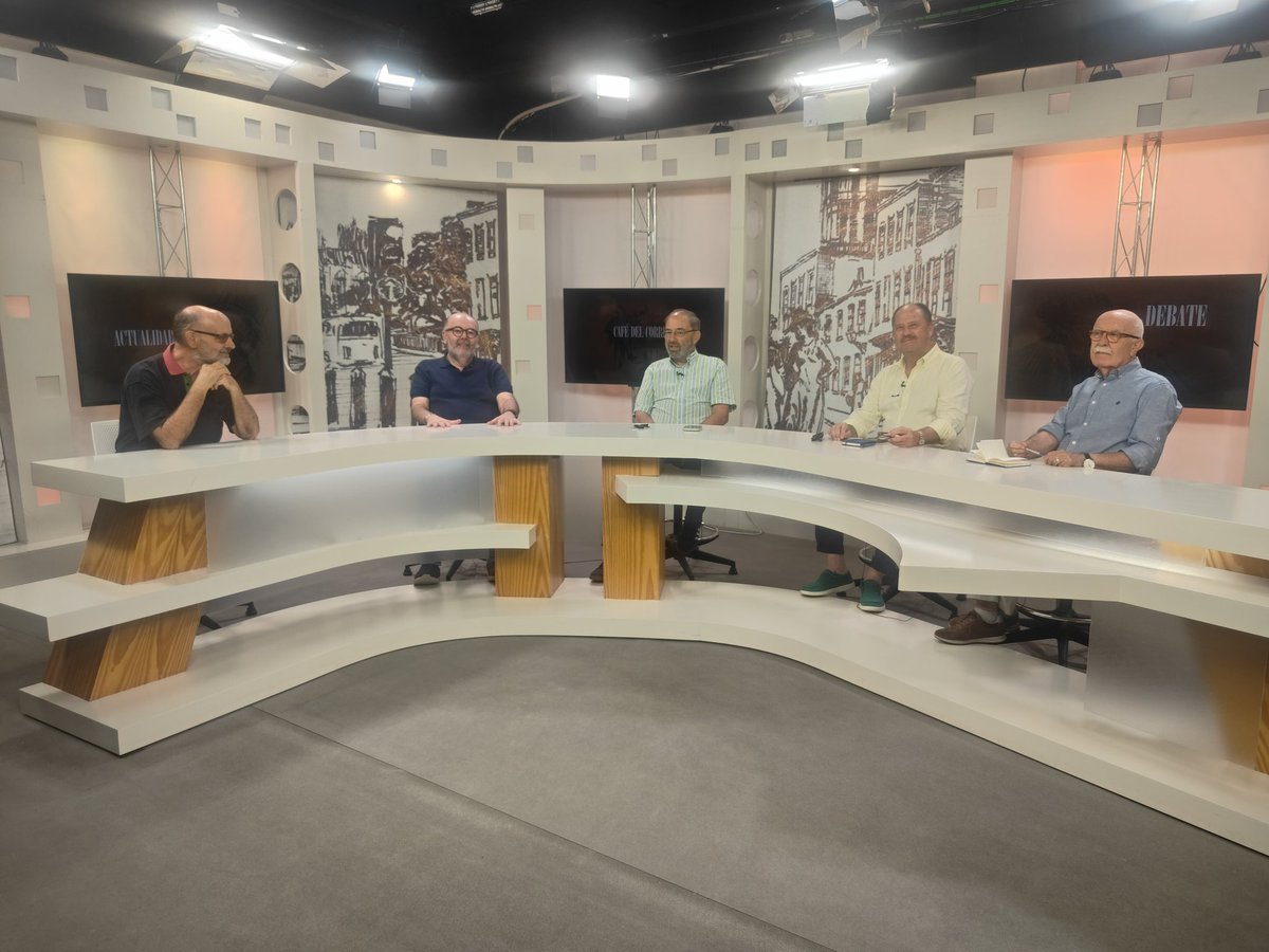 ¡Ya de vuelta de las vacaciones! Programa Café del Correo, hoy miércoles, a las 22 h., en <a href="/7TVCadiz/">7 TV Cádiz</a>. Dirige <a href="/FernandoSantia5/">Fernando Santiago</a>. Con Daniel L. Marijuán,  Manolo Gómez de la Torre y <a href="/EmilioDelaCruzG/">Emilio De la Cruz Gil</a>. Hablamos de Valcárcel y política nacional.