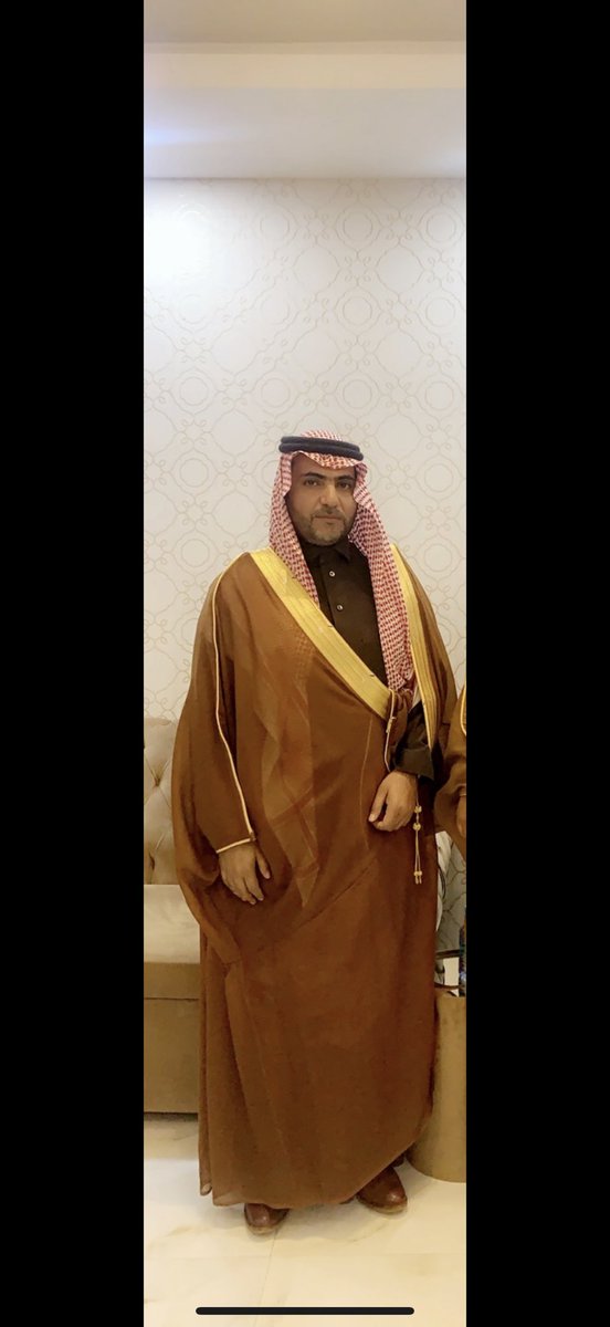 أبوي أبوي اسمه على كل مبداي
مالـه شبيـه الا الجبـال المنيفه

مطول وجهي وجاهي ويمناي
واسمه يخلي من الثقيله خفيفه