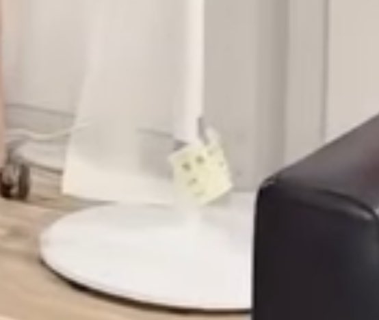 この空間、最高にテンション爆上がりだし、これからも仕事頑張ろうってなる😭

しかし、黄伝貼りっぱやめてwwww