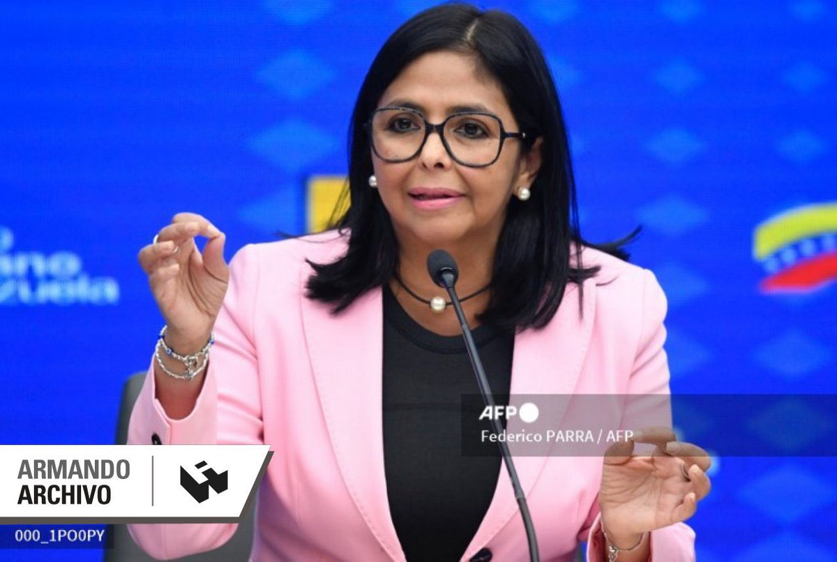 “Usted será el primer presidente en llevar a Venezuela a su primer Mundial”, prometió Jorge Giménez a Maduro. En paralelo, el titular de la FVF compite por los negocios con el régimen gracias a la protección de Delcy Rodríguez
📍bit.ly/4c17njM #ArmandoHistorias2024