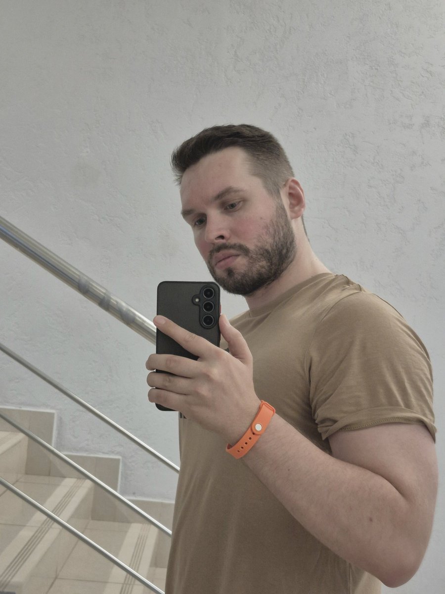 сюда блин tweet media