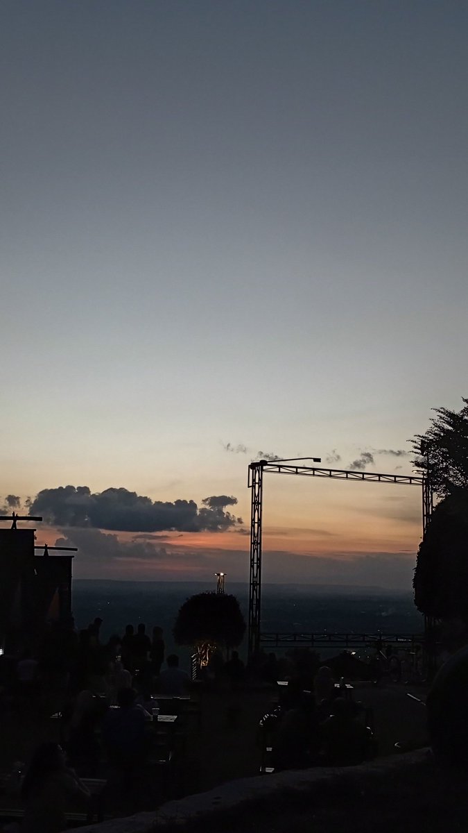 Ngepost nya udah lewat aja dah 😁😁😁