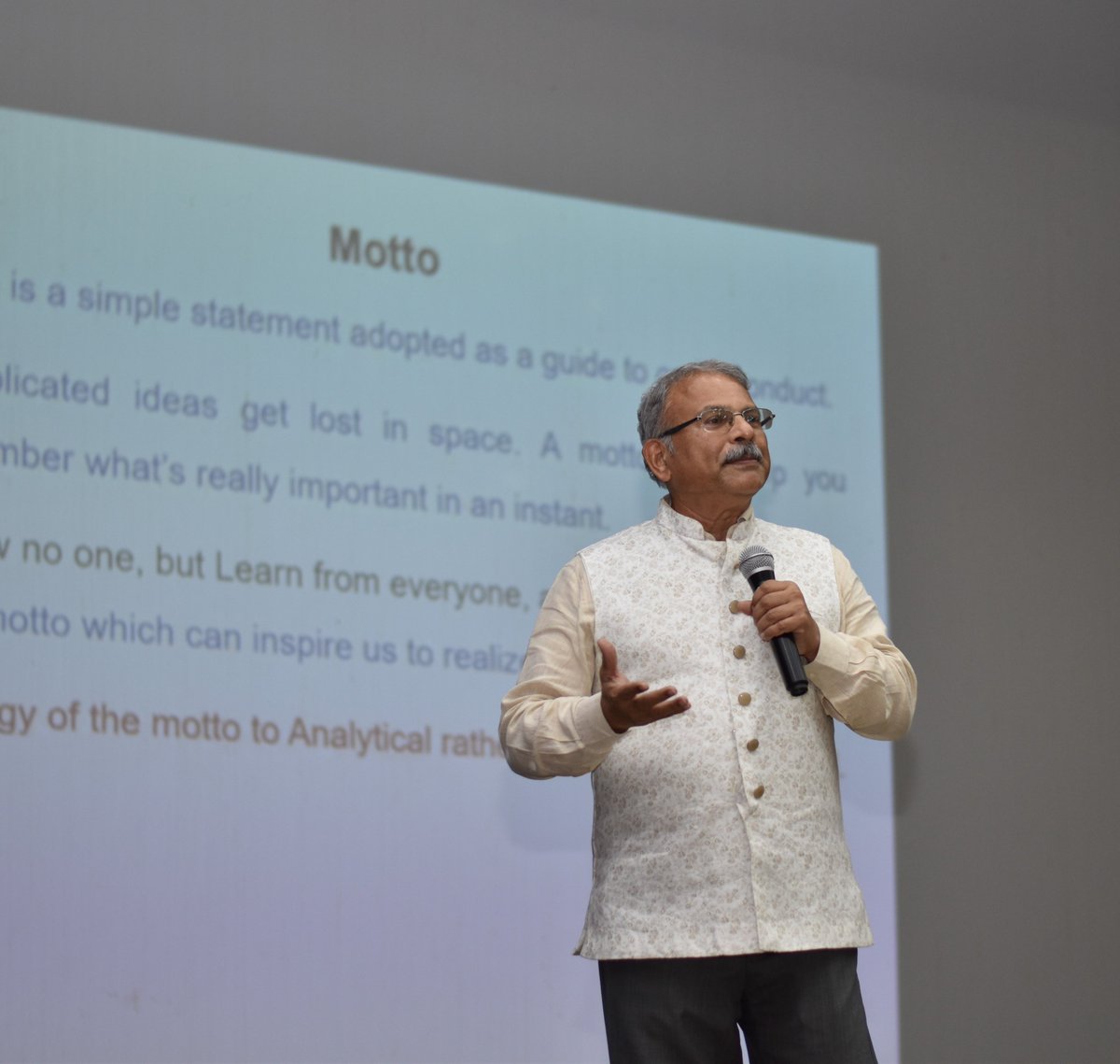 Silicontech_bbs's tweet image. 25 years of excellence... Silver Legacy Golden Future!
@Silicontech_bbs  celebrated its Silver Jubilee Ceremony on September 10. The event was graced  by the honourable chief guest Professor Shreepad Karmakar, Director, @IITBhubaneswar  

#siliconsilver25 #Silicontech