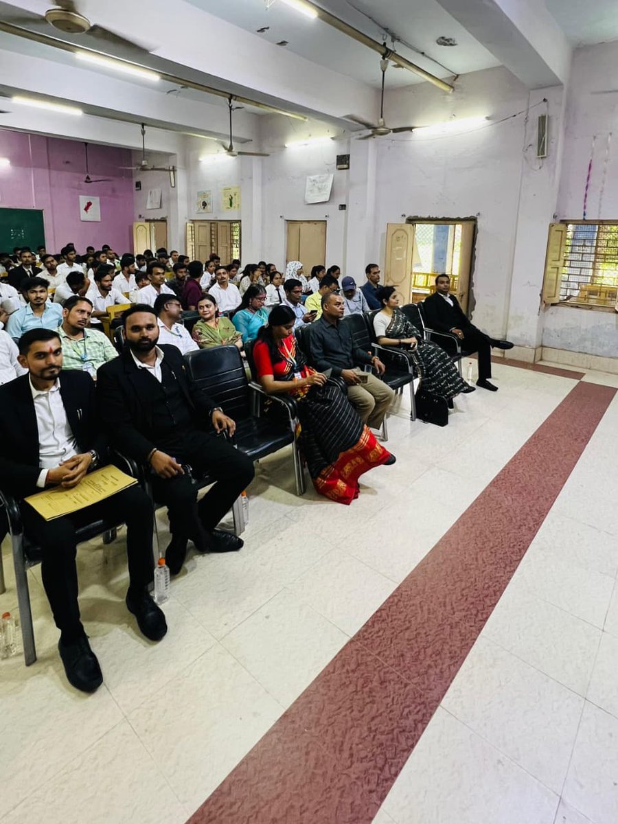PriyangT22215's tweet photo. 🏅 Honored to represent "Swadesh &amp; Prayag Legal Aid Clinic" as a "Paralegal Volunteer" in successfully organizing a "Panel Discussion" in collaboration with "Allahabad Degree College" on the theme:

“Reimagining Justice: A Dialogue on New Criminal Laws in India" https://t.co/RxNq8PdjU4