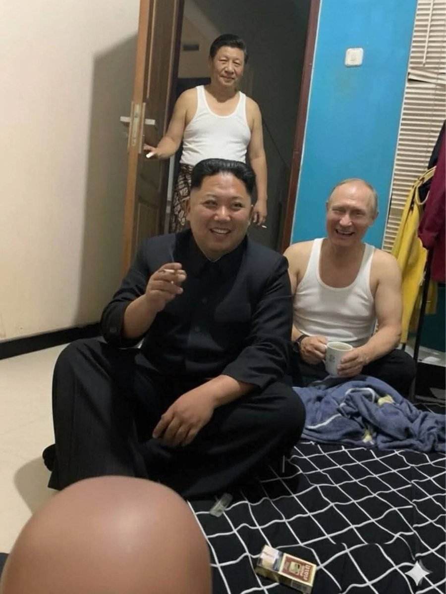 Dah mau tidur malah pade dateng ngajakin maen Domino nih lasekar.
Ane dah ngantuk,biar ditemenin <a href="/RajaJuliAntoni/">Raja Juli Antoni, MA., Ph.D.</a> aja...