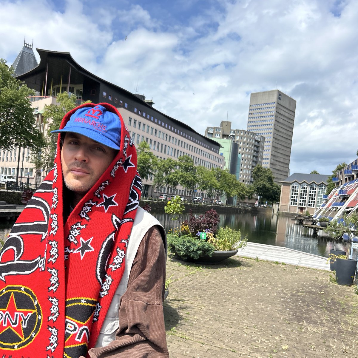 Nouveau son + clip « Cramé » disponible.

Deuxième extrait de « RECORD » qui sortira le 24 Octobre, allez faire péter ça  🤾‍♂️

youtu.be/v3BKSL290kQ?si…