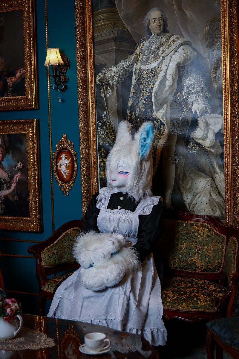 #fursuit #FursuitEveryday   

주인님은 언제쯤 오실까...