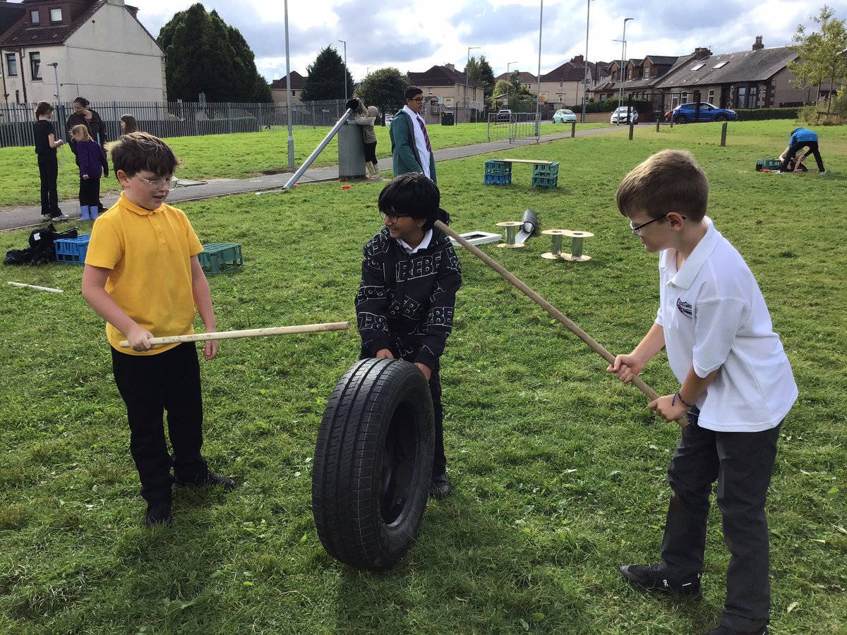 TollbraePS's tweet photo. Creativity and collaboration in loose parts today #Base10 https://t.co/GkuFQ321Bx