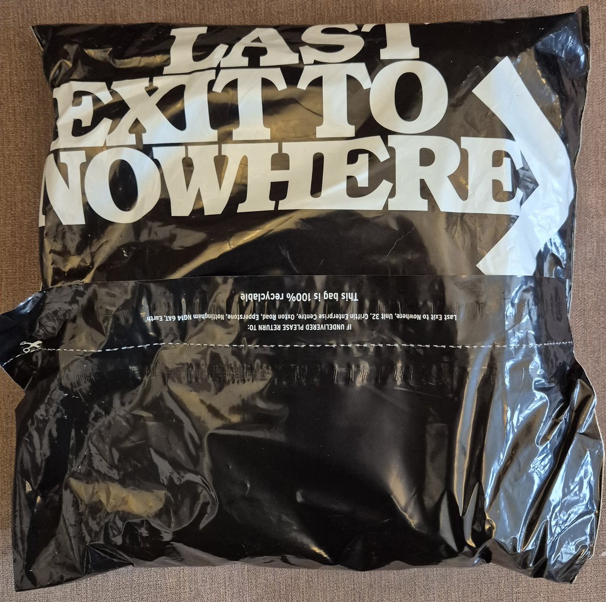 CJMonahan77's tweet photo. I won the @LASTEXITshirts Best photo competition for August. And my three free T-shirts arrived today. It was very difficult to narrow down my choices to just three 😆 #Aliens #BladeRunner #CloseEncountersOfTheThirdKind #MorfyddClark #SaintMaud https://t.co/Plzsna3cnO