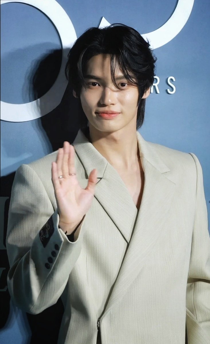 🅻🅴🅼🍋🅽 (@lemonczaeish) on Twitter photo Of course, I won't let this photo not text cleaned he is so damn gorgeous!!!!
#AudemarsPiguet
#ThehouseOfwonders
#AP150 #APHouseHK
#winmetawin <a href="/winmetawin/">Winmetawin</a> Of course, I won't let this photo not text cleaned he is so damn gorgeous!!!!
#AudemarsPiguet
#ThehouseOfwonders
#AP150 #APHouseHK
#winmetawin <a href="/winmetawin/">Winmetawin</a>