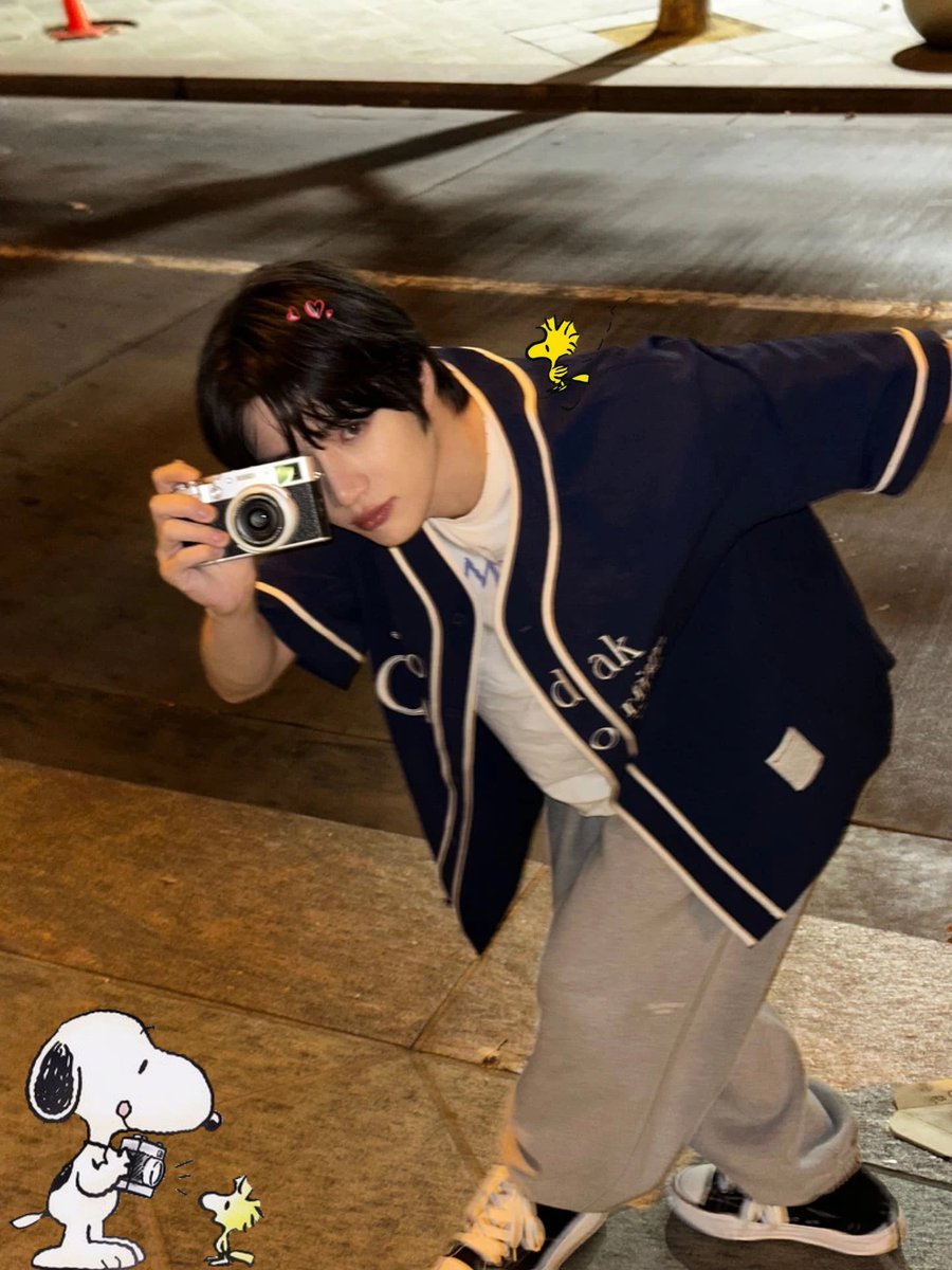 Taking pictures ⋆. 𐙚 ˚˙✧˖°📸⋆｡˚