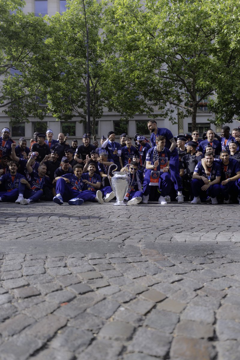 playmakin_ki's tweet photo. 250602 밀린 퍼레이드 업로드...🏆

#이강인 #LEEKANGIN #PSG https://t.co/TVYxwCuvnc