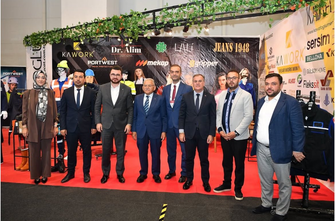 serdarkavafoglu's tweet photo. #kapex #fair #2025 açılış gününde,standımızı ziyarete gelen protokolümüzle ilk günü geride  bıraktık.. https://t.co/7p4CGhab6K