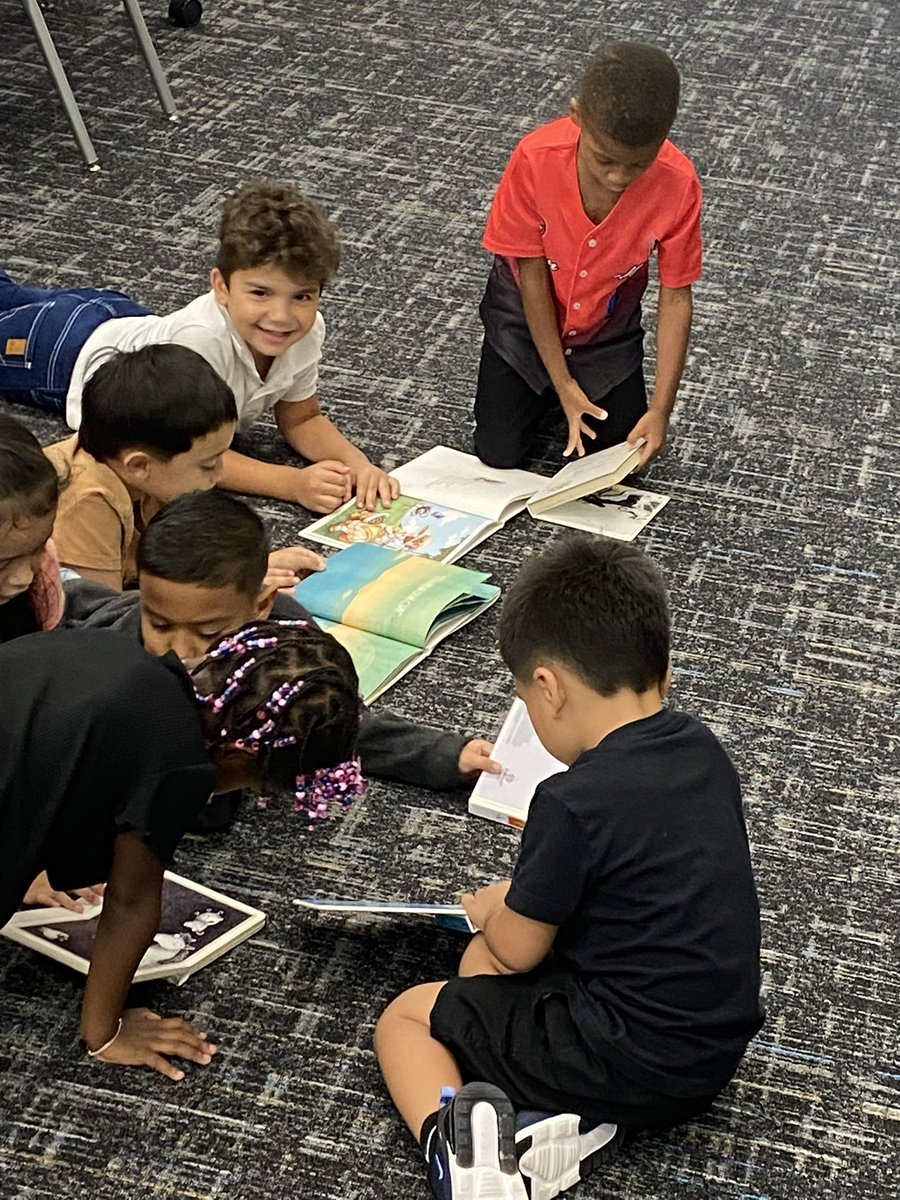 Kinder sharing their new library books with each other ♥️ <a href="/CyFairISD/">Cypress-Fairbanks ISD</a> #readers