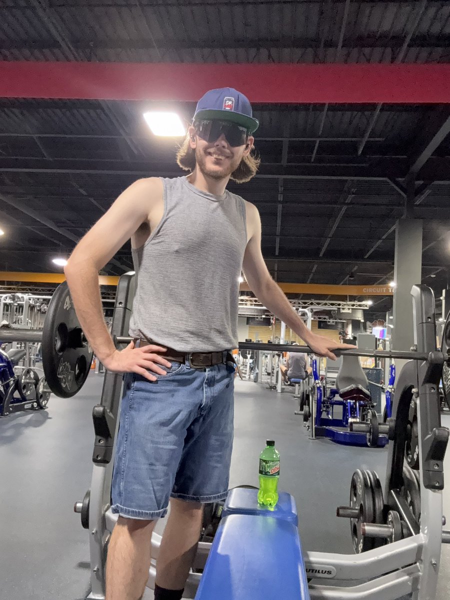 dr_dew1998's tweet photo. I’m gonna keep pushing myself till they’re no limits right here. Make sure my body stay strong. #post #photo #picture #pic #picoftheday #fyp #fypシ #fypage #fypviral #viral #selfie #motivation #workout #gym #lookingood #viralpost #trend #trending #trendingpost #drdew @dr_dew1998 https://t.co/BfxqSmVKBC