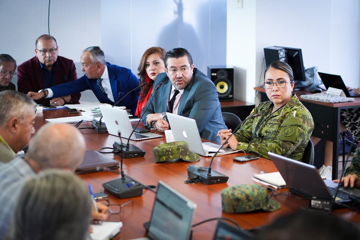 LaboralAN's tweet photo. En la Comisión del Derecho al Trabajo y la Seguridad Social avanzamos en la revisión del Proyecto de Ley ISSFA junto a autoridades y representantes militares. Un espacio de diálogo para fortalecer la seguridad social de las Fuerzas Armadas con transparencia. https://t.co/cZokPMPbVq