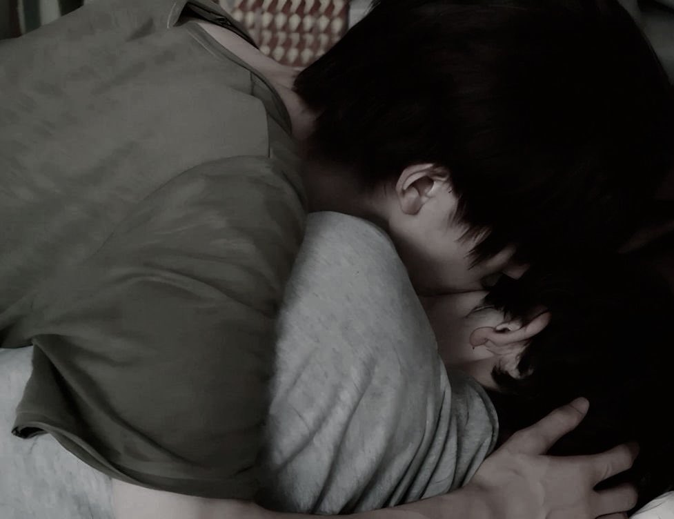 Jlungwon's tweet image. Things I like:  
– Cuddling  
– You  
– Cuddling with you. :3